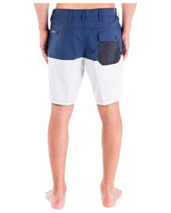 Hombre con bermudas Hurley Dri-Fit Relapse Azul Marino