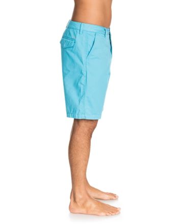 Hombre con Bermudas tipo chino Quiksilver Everyday 20" azules 