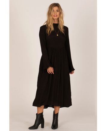 Mujer con vestido largo Amuse Society Lia amarillo