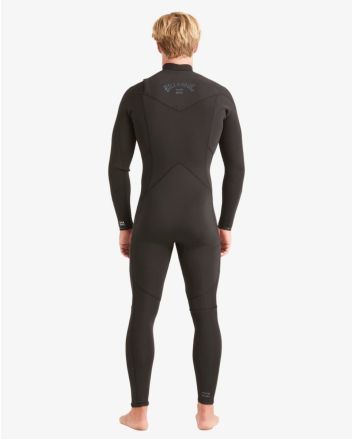 Hombre con traje de surf con cremallera en el pecho Billabong Absolute 4/3mm negro 