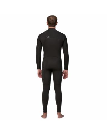 Hombre con traje de surf con cremallera frontal Patagonia R3 Yulex Regulator Negro 