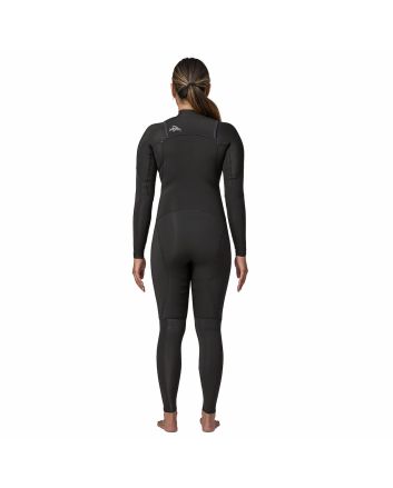 Mujer con Traje de Surf con cremallera en el pecho Patagonia W's R2 Yulex Regulator Front Zip Full Suit Negro