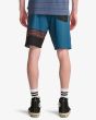 Hombre con Bañador de alto rendimiento Billabong Burleigh Pro 18 Real Teal posterior