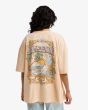 Mujer con Camiseta de manga corta Billabong Waterfall color melocotón posterior
