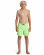 Niño con bañador Quiksilver Everyday Solid Volley 14'' Verde Lima pierna recta