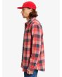 Hombre con Camisa de franela Quiksilver Motherfly Plaid Roja a cuadros lateral