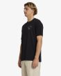 Hombre con Camiseta de manga Billabong Arch Fade Premium negra lateral