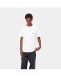 Hombre con camiseta de manga corta con bolsillo Carhartt WIP Pocket T-Shirt blanca