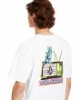Hombre con Camiseta de manga corta Volcom CATV Blanca gráfico espalda de un gato y tv 