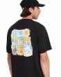 Hombre con camiseta Volcom Double Fantasy Negra estampado espalda