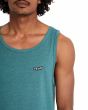 Hombre con camiseta sin mangas Pistol Stone Rifle Green bordado logo