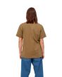Hombre con Camiseta Carhartt WIP S/S Chase Hamilton Brown Gold posterior