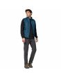 Hombre con chaleco acolchado impermeable Patagonia Nano Puff Lagom Blue Azul abierto