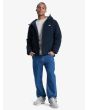 Hombre con chaqueta impermeable Quiksilver Overcast 3K Insulated Negra corte normal