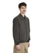 Hombre con cazadora ligera Volcom Likurtis Jacket Black Rinsed derecha