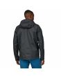Hombre con Chubasquero plegable Patagonia M's Torrentshell 3L negro posterior