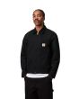 Hombre con cazadora ligera Carhartt WIP Detroit Jacket Summer Negra cerrada