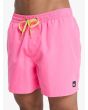 Hombre con bañador Quiksilver Everyday Solid Volley 15in Rosa Pink Lemonade cintura elástica