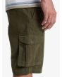 Hombre con bermudas Quiksilver Crucial Battle Cargo Verdes bolsillos laterales