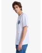 Hombre con camiseta Quiksilver EV Duality blanca lateral