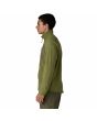 Hombre con chaqueta técnica de forro polar Patagonia Air Fleece Jacket Verde Alcaparra lateral