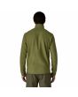 Hombre con chaqueta técnica de forro polar Patagonia Air Fleece Jacket Verde Alcaparra posterior