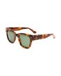 Gafas de sol I-SEA Andie Tortoise/Green Polarized en vista lateral, con patillas de estampado carey y lentes verdes