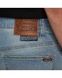Hombre con Pantalón Vaquero Volcom Solver Denim Worker Indigo Vintage azul Water Aware