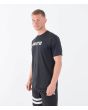 Hombre con Camiseta de protección solar de manga corta Hurley Everyday Hybrid UPF 50+ Negra y Blanca lateral
