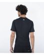 Hombre con licra de surf de manga corta Hurley One and Only Quickdry Rashguard UPF 50+ Negra posterior