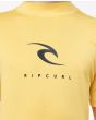 Lycra de protección solar UPF 50+ Rip Curl Corp UV Boys amarilla para niño logo pecho