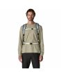 Hombre con Mochila Convertible Patagonia Black Hole Mini MLC 30L Blanco Birch White unisex correa pecho y cintura