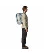 Hombre con Mochila Convertible Patagonia Black Hole Mini MLC 30L Blanco Birch White unisex lateral
