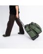 Mochila impermeable FCS Day-X Pack 24L Verde Alpine Unisex acoplada a maleta con ruedas