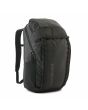 Mochila mediana Patagonia Black Hole 32 Litros negra lateral