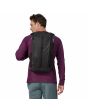 Hombre con Mochila Patagonia Black Hole Pack 25 Litros negra Unisex