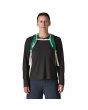 Mujer con Mochila Patagonia Refugio Daypack 26L Verde Gema Unisex correa de esternón