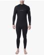 Hombre con traje de Neopreno con cremallera en el pecho Rip Curl Dawn Patrol 4/3 Chest Zip negro