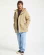 Hombre con Volcom Starget 5K Parka color Khaki corte amplio