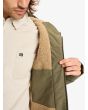 Hombre con parka impermeable con capucha Quiksilver Overcast 3K Verde forro polar interior