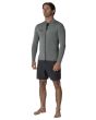 Hombre con chaqueta de neopreno Vissla Solid Sets 2mm Front Zip Jacket Moss izquierda