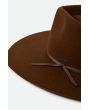 Sombrero Brixton Marlow Rancher Hat color café con ala ancha para mujer detalle placa metálica logo