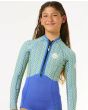 Niña con traje de neopreno corto Rip Curl Junior G Bomb 1.5mm Spring con cremallera frontal Azul cierre
