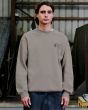 Hombre con sudadera Volcom Workwear Crew Brindle lifestyle