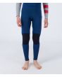 Niño con traje de neopreno con cremallera en el pecho Hurley Kid Advant 4/3mm azul marino y rojo rodilleras