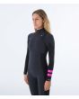 Mujer con traje de surf con cremallera en el pecho Hurley Plus 4/3mm negro grafito manga