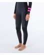 Mujer con traje de surf con cremallera en el pecho Hurley Plus 4/3mm negro grafito rodilleras