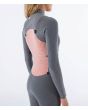 Mujer con Traje de Neopreno con cremallera en el pecho Hurley Woman Advant 4/3mm azul y rosa interior panel espalda