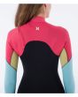 Mujer con Traje de surf Hurley Advant 4/3mm Fullsuit Spiced Coral espalda