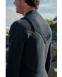 Hombre con Traje de surf con cremallera en el pecho O'Neill Hyperfreak Fire 4/3mm Plus negro lifestyle espalda